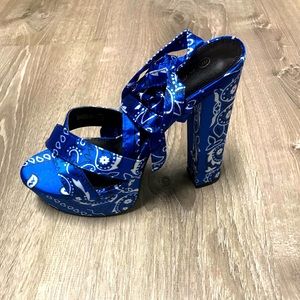 Blue bandana style heels